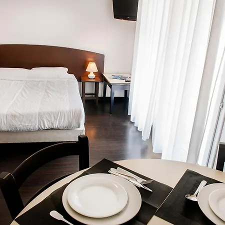 Foch Hotel apartamentowy 3*