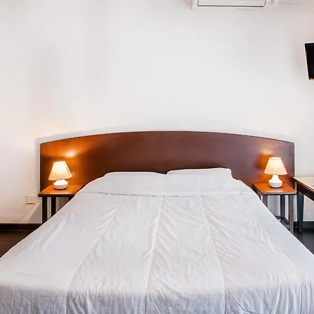 Hotel apartamentowy Foch 3*