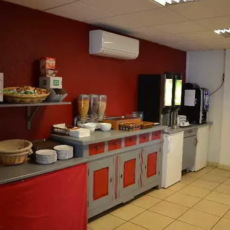 Foch Apart Otel Lourdes